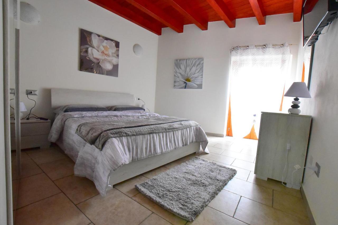 B&B La Genuina Guspini Buitenkant foto