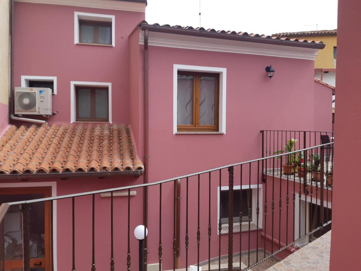 B&B La Genuina Guspini Buitenkant foto